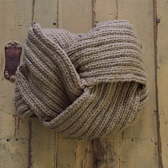 NWT MICHAEL KORS STRETCH CAMEL CHUNKY KNIT SCARF SNOOD INFINITY SCARF NEUTRAL OS - Picture 9 of 9